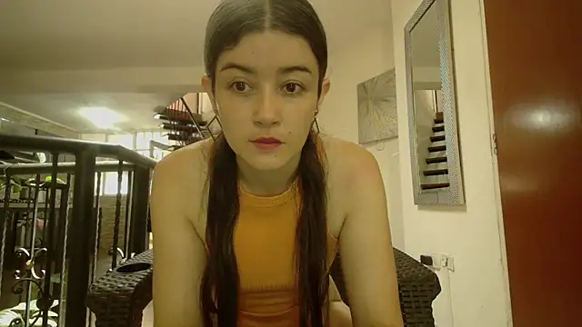 emmaherby online show from September 23, 2025, 4:14 pm