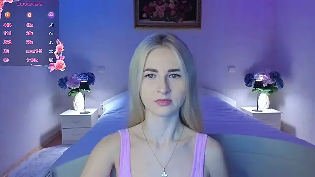 Snapshot of AnnaCarrera chatting on April 27, 2026, 9:02 pm AnnaCarrera online show from April 27, 2026, 9:02 pm