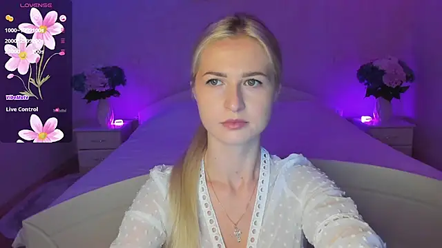 AnnaCarrera online show from October 25, 2025, 7:03 pm