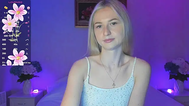 AnnaCarrera online show from October 16, 2025, 6:27 pm