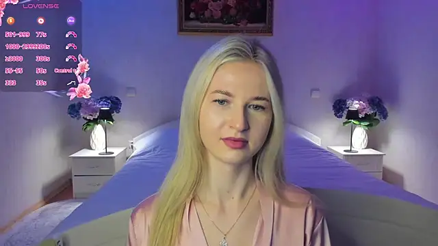 Snapshot of AnnaCarrera chatting on April 28, 2026, 8:57 pm AnnaCarrera online show from April 28, 2026, 8:57 pm