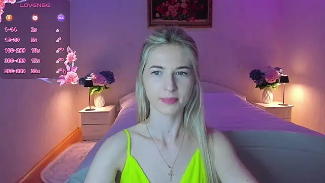 Snapshot of AnnaCarrera chatting on June 20, 2026, 8:14 pm AnnaCarrera online show from June 20, 2026, 8:14 pm