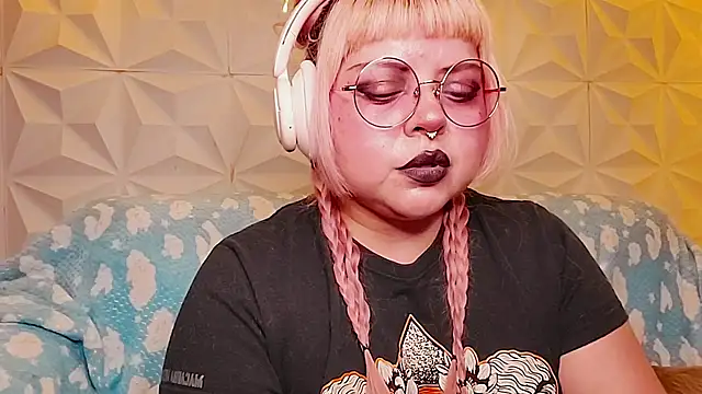 Satyn doll online show from May 15, 2026, 10:52 pm
