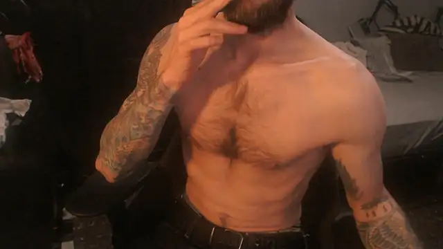 Snapshot of SexxxyLouis chatting on March 22, 2026, 8:49 am SexxxyLouis online show from March 22, 2026, 8:49 am