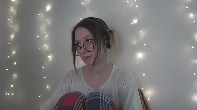  Hanna Moon  online show from December 5, 2025, 10:14 am