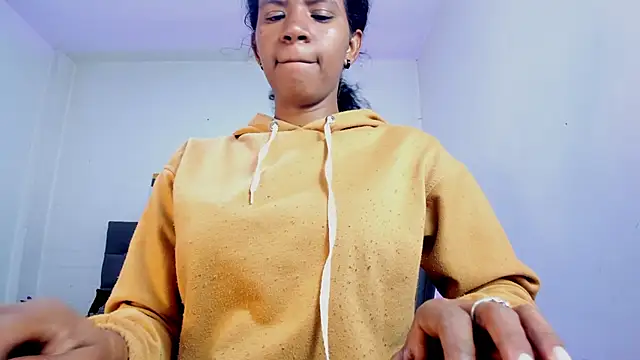 Ellie Alves online show from October 6, 2025, 1:45 pm