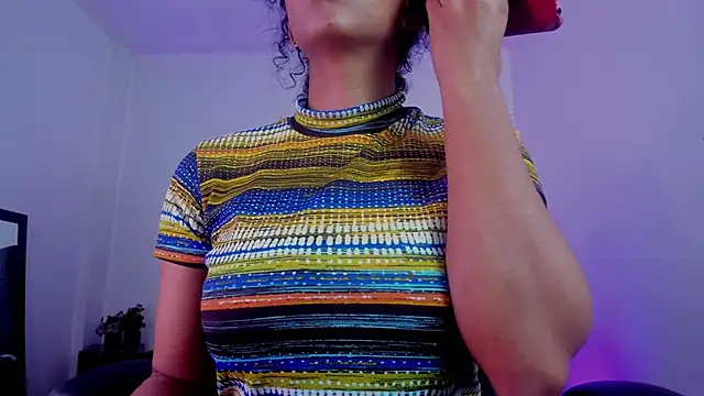 Ellie Alves online show from November 10, 2025, 1:49 pm