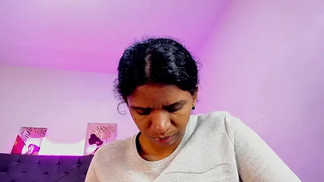 Ellie Alves online show from October 16, 2025, 12:46 pm