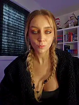 Snapshot of LilyOrion chatting on November 15, 2025, 7:40 pm LilyOrion online show from November 15, 2025, 7:40 pm