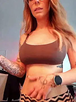 Snapshot of LilyOrion chatting on January 13, 2026, 7:18 pm LilyOrion online show from January 13, 2026, 7:18 pm