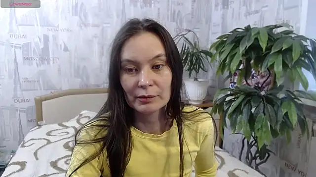 Snapshot of GinaQSoul chatting on April 21, 2026, 12:23 pm GinaQSoul online show from April 21, 2026, 12:23 pm