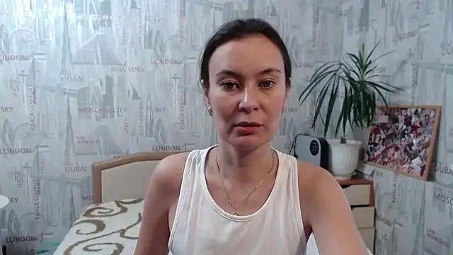 Snapshot of GinaQSoul chatting on October 3, 2025, 9:33 am GinaQSoul online show from October 3, 2025, 9:33 am