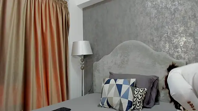 LisaCroft online show from February 19, 2026, 8:11 am