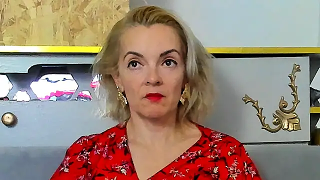 KateConner online show from November 8, 2025, 9:07 pm