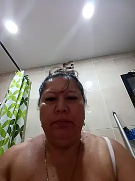 Brenda Berck  online show from November 18, 2025, 11:46 am