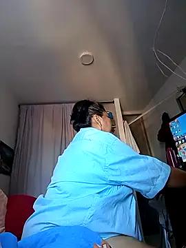 Brenda Berck  online show from December 2, 2025, 12:07 pm