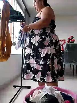 Brenda Berck  online show from March 12, 2025, 11:54 am