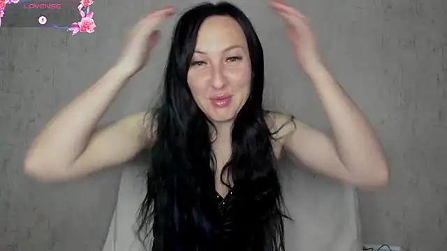 MissGulia online show from May 9, 2026, 4:16 am