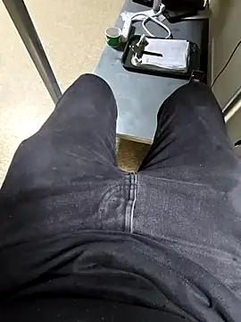 Snapshot of vikki432 chatting on February 23, 2026, 10:10 pm vikki432 online show from February 23, 2026, 10:10 pm