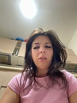 Almmaxxxx online show from June 3, 2026, 4:13 am