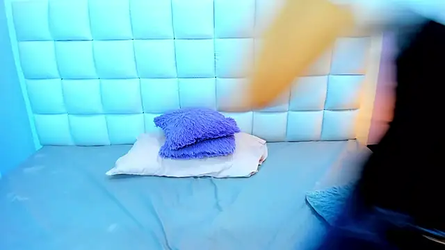 teresasroom  online show from March 11, 2026, 1:38 pm