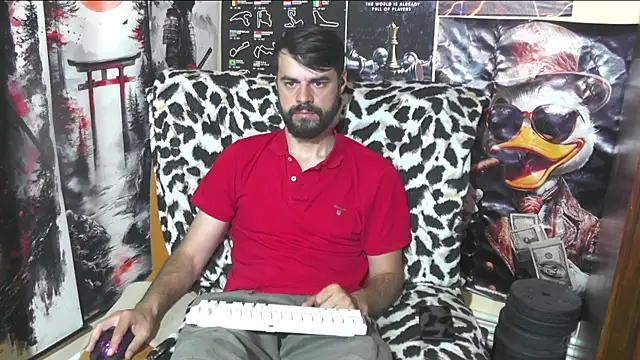 Snapshot of 00george chatting on May 18, 2026, 7:35 am 00george online show from May 18, 2026, 7:35 am