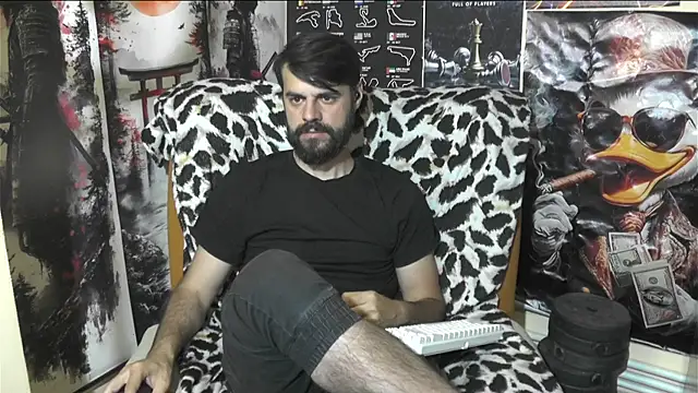 Snapshot of 00george chatting on May 26, 2026, 11:47 pm 00george online show from May 26, 2026, 11:47 pm