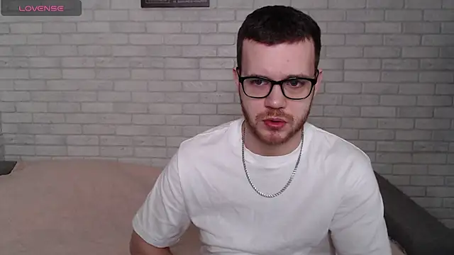Alexxx horny online show from April 5, 2026, 5:58 am