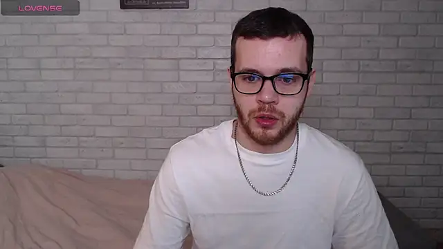 Alexxx horny online show from April 26, 2026, 8:11 am