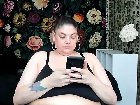 Snapshot of Exotic-Melons chatting on May 16, 2026, 10:42 pm Exotic-Melons online show from May 16, 2026, 10:42 pm