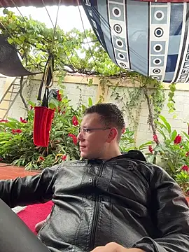 simon and david online show from October 30, 2025, 6:05 pm