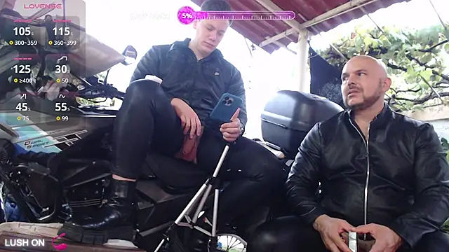 simon and david online show from November 5, 2025, 10:13 pm