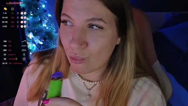 Snapshot of Fairy__Sofia chatting on December 29, 2024, 10:47 pm Fairy Sofia online show from December 29, 2024, 10:47 pm