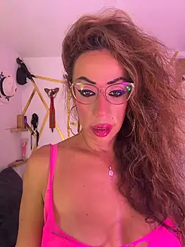 YOURSDEBORA online show from July 14, 2026, 2:05 am
