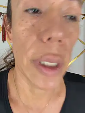 Snapshot of YOURSDEBORA chatting on May 25, 2026, 7:01 pm YOURSDEBORA online show from May 25, 2026, 7:01 pm