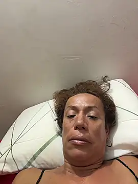 YOURSDEBORA online show from April 22, 2026, 1:12 am