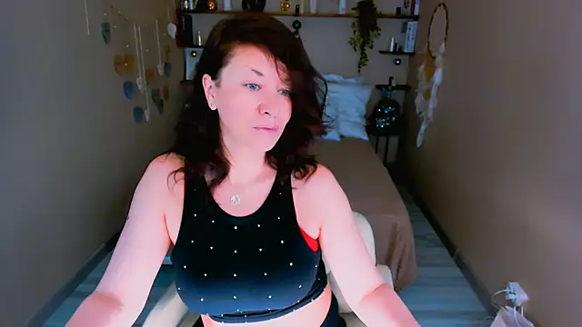 AnaMills online show from December 16, 2025, 10:19 am