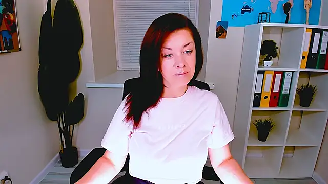 AnaMills online show from November 6, 2025, 10:41 am