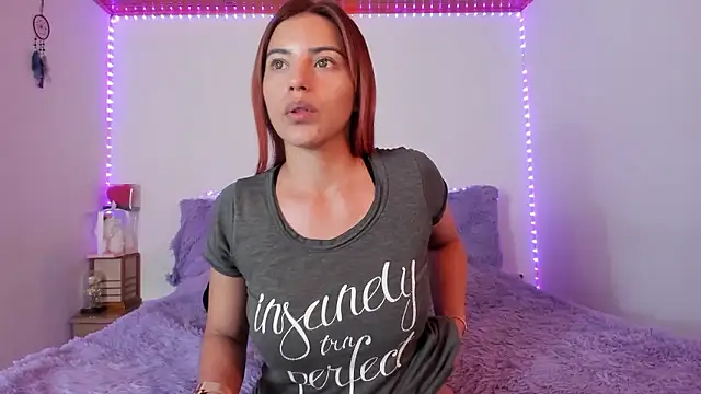 Snapshot of Arenne_rouse chatting on January 6, 2026, 9:41 pm Arenne rouse online show from January 6, 2026, 9:41 pm