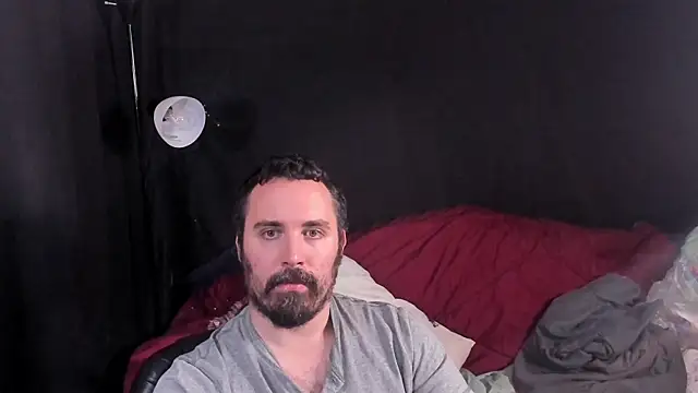 Snapshot of Metalstud chatting on November 5, 2025, 2:36 am Metalstud online show from November 5, 2025, 2:36 am