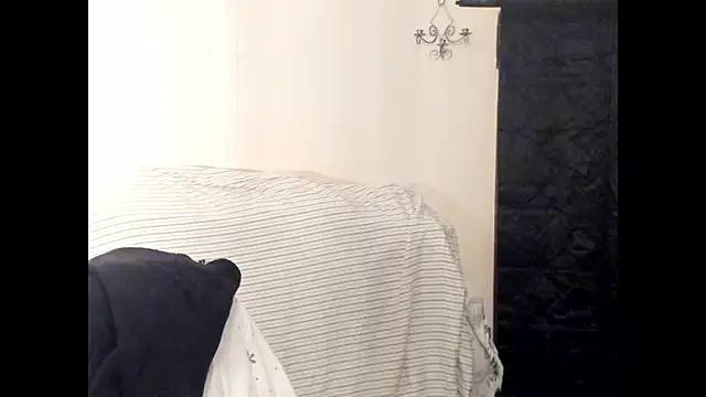 Snapshot of Metalstud chatting on November 12, 2025, 4:16 am Metalstud online show from November 12, 2025, 4:16 am