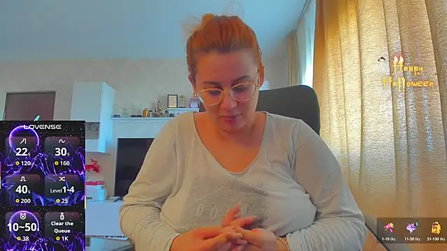 Snapshot of hot_evil_queen chatting on October 29, 2025, 8:13 am hot evil queen online show from October 29, 2025, 8:13 am