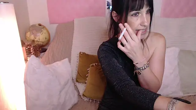 -carla- online show from October 27, 2025, 6:03 am