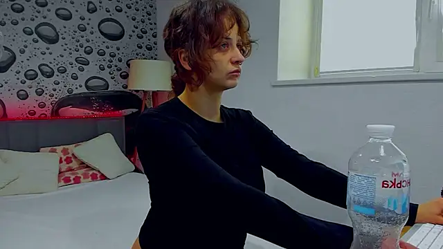 AlmaFancy online show from April 20, 2026, 5:10 am