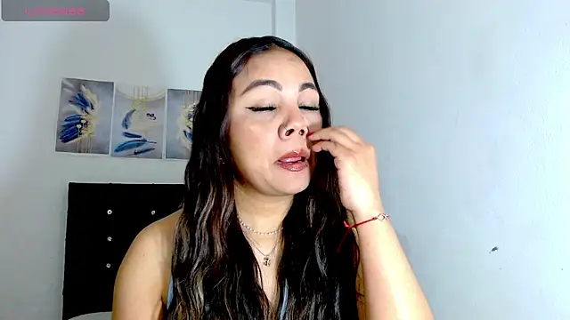 Snapshot of Kylie_loveee chatting on November 28, 2025, 2:06 pm Kylie loveee online show from November 28, 2025, 2:06 pm