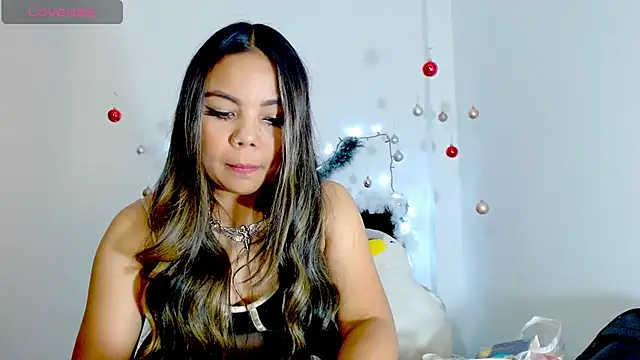 Snapshot of Kylie_loveee chatting on December 6, 2024, 3:39 pm Kylie loveee online show from December 6, 2024, 3:39 pm