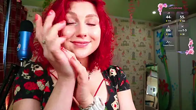 SmokyRose online show from April 15, 2026, 10:21 am