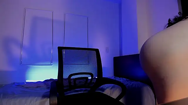 Snapshot of MeganWhite3 chatting on February 5, 2026, 1:34 am MeganWhite3 online show from February 5, 2026, 1:34 am