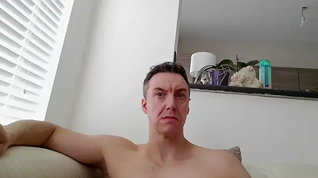 ploki2180 online show from April 12, 2026, 10:29 am