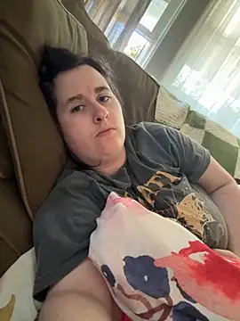 Snapshot of Luce127 chatting on September 15, 2025, 1:22 pm Luce127 online show from September 15, 2025, 1:22 pm